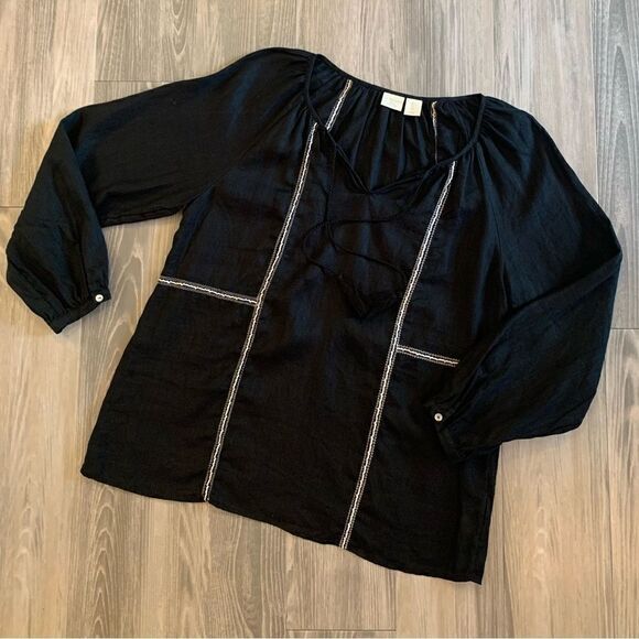 St. Tropez women’s top size Lg blk w ivory details - Picture 1 of 4